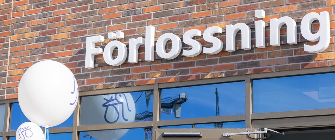 skylt med förlossning skylt med förlossning